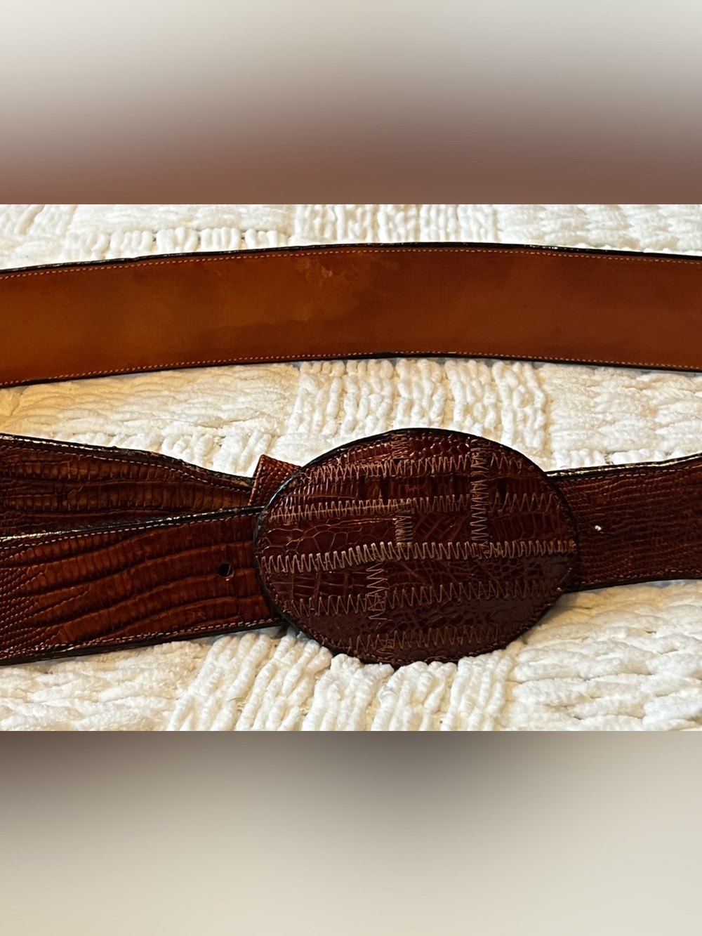 Men's Textured Brown Leather skin Belt with Oval Decorative Buckle